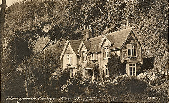 The Honeymoon cottage in Shanklin chine
